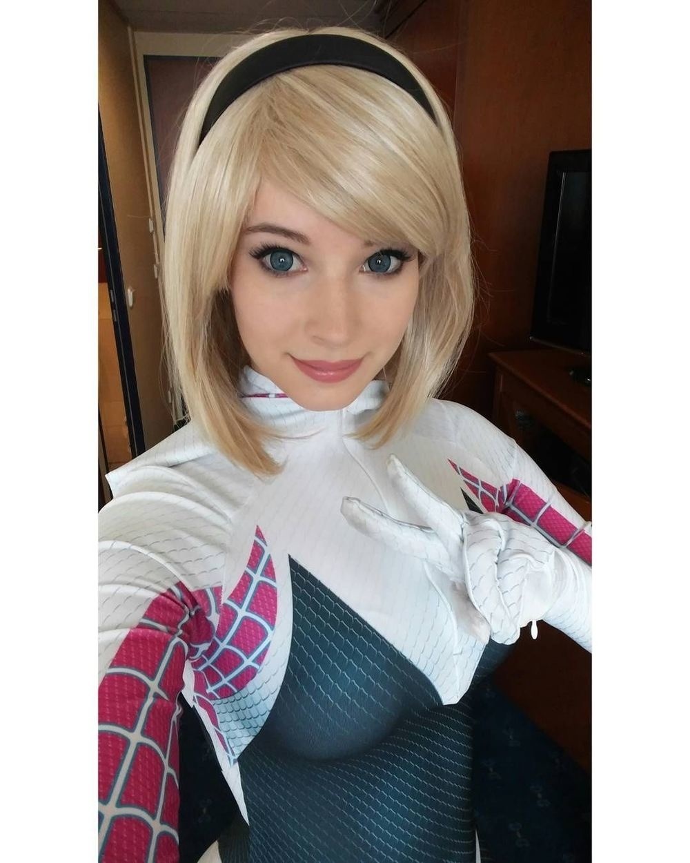 Gwenpool is Gwen Poole, not Gwen Stacy. - #171523744 added by thickpeepee  at Handling rejection with style