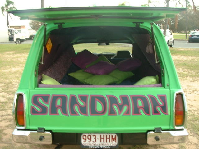 The+holden+sandman+with+bed+was+a+thing+back+in+_08016f468b24695341bca7de67f3bd06.jpg